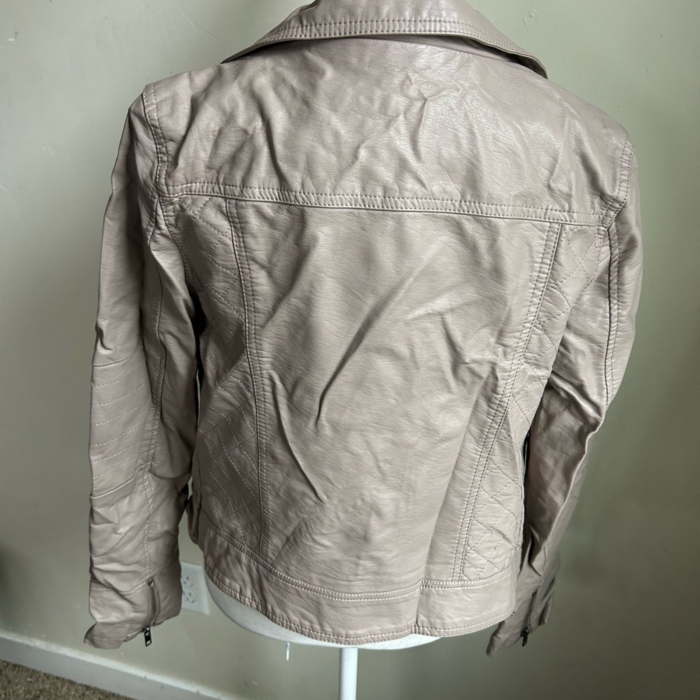 ▶️ KUT KLOTH Women’s Tan Taupe Faux Leather Full Zip Jacket S Moto Classic NWT - Picture 4 of 11